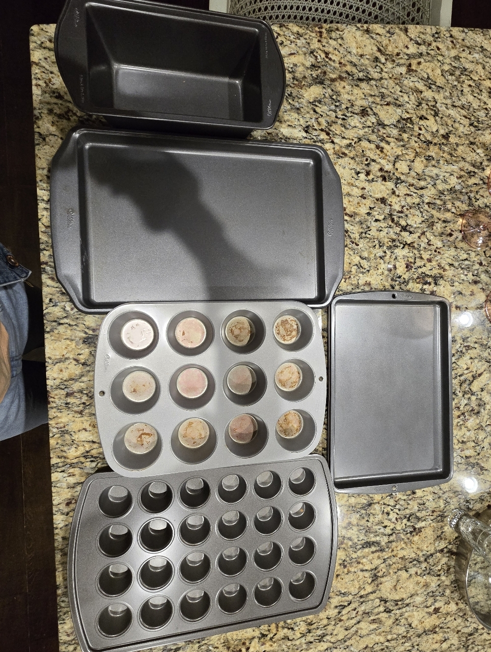 Wilton 5 Piece Nonstick Baking Sheets & Cupcake Pans